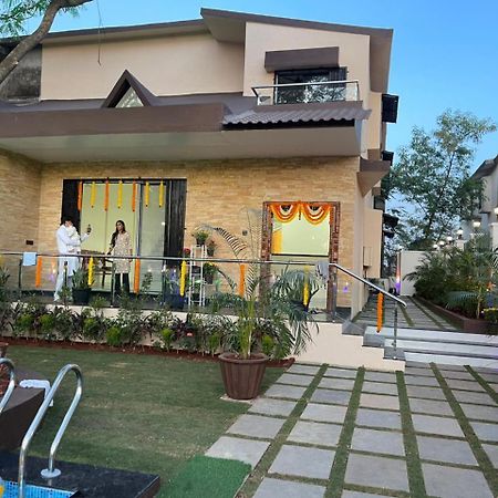 Mannat Villa With Swimming Pool And Garden โลนาวาลา ภายนอก รูปภาพ